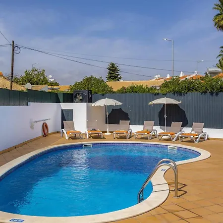 Amendoeira By Αλμπουφέιρα