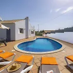فيلة Amendoeira By